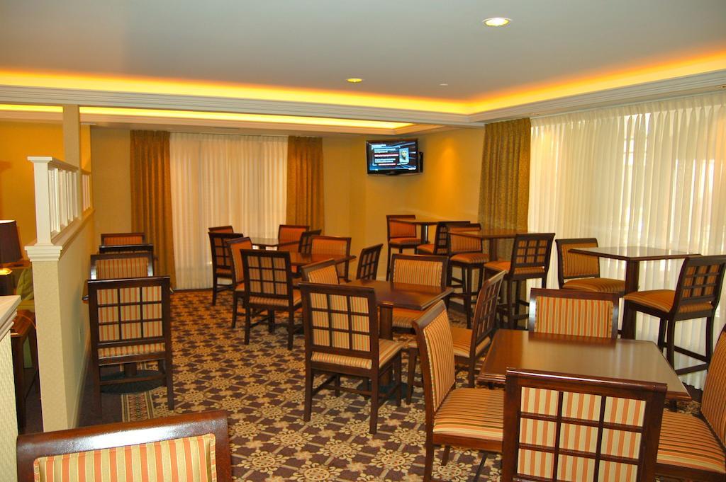 Ann Arbor Regent Hotel And Suites מסעדה תמונה